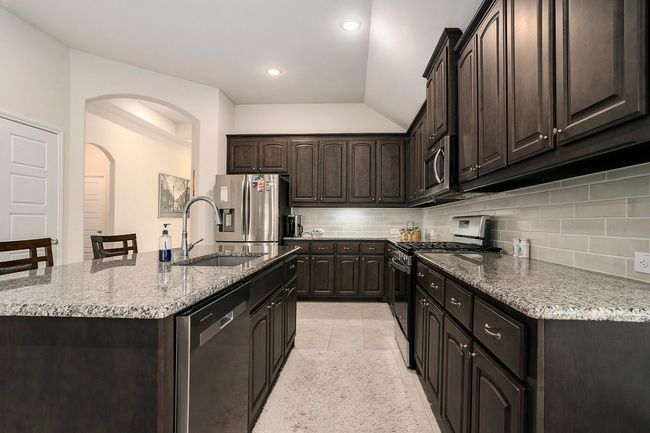 908 Misty Ln, House other with 4 bedrooms, 2 bathrooms and null parking in Cleburne TX | Image 12