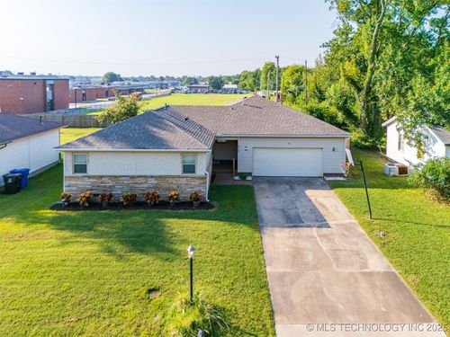 713 Fort Worth St, Broken Arrow, OK, 74012-4310 | Card Image