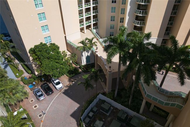 718 - 3330 Ne 190th St, Condo with 3 bedrooms, 3 bathrooms and null parking in Aventura FL | Image 25