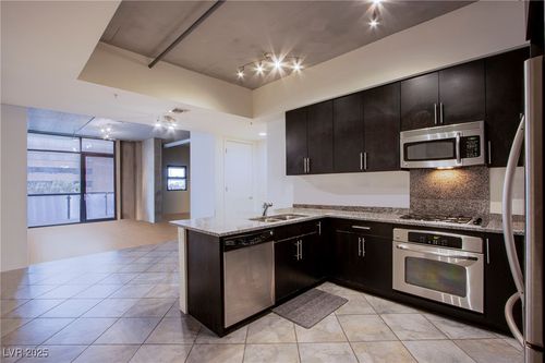 471-353 E Bonneville Ave, Las Vegas, NV, 89101-6622 | Card Image
