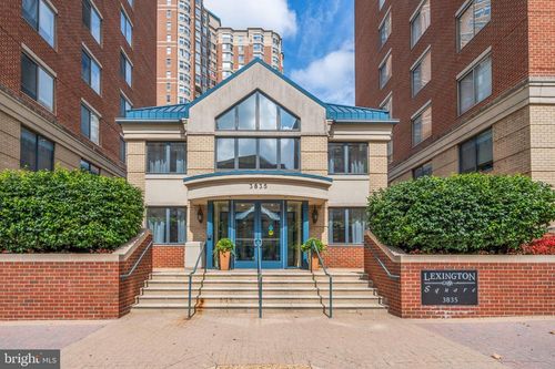 105w-3835 9th St N, ARLINGTON, VA, 22203-1994 | Card Image