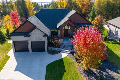 136 Trillium Dr, House other with 5 bedrooms, 3 bathrooms and 6 parking in Port Elgin ON | Image 2