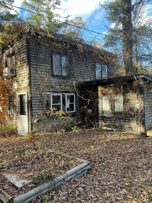 14 Wisteria St, Lakeville, MA, 02347-2035 | Card Image