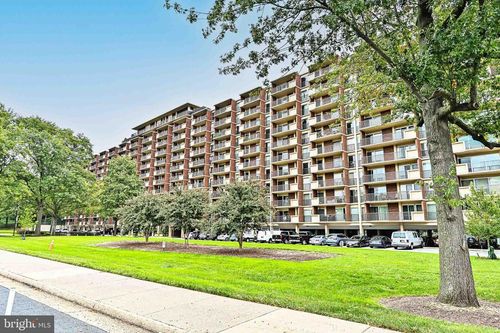 apt-117-1300 Army Navy Dr, ARLINGTON, VA, 22202-2021 | Card Image