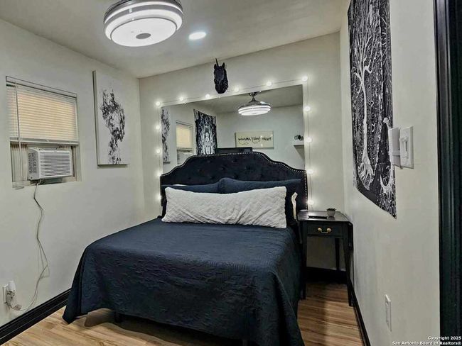 207 Woodlake Dr, House other with 4 bedrooms, 2 bathrooms and null parking in McQueeney TX | Image 19