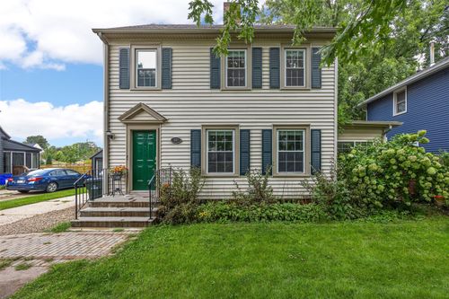 1960 2nd Ave Se, Cedar Rapids, IA, 52403-2346 | Card Image