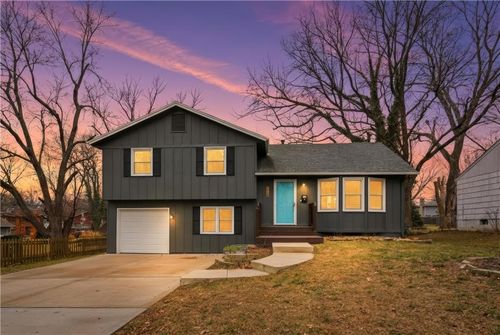 7614 Grandview Ln, Overland Park, KS, 66204-2340 | Card Image