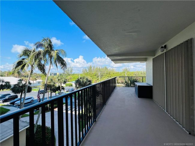 APT-401 - 10044 Ocean Dr, Condo with 3 bedrooms, 2 bathrooms and null parking in Jensen Beach FL | Image 39