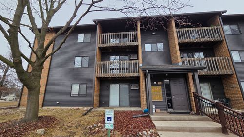 212-627 Virginia Rd, Crystal Lake, IL, 60014-7981 | Card Image