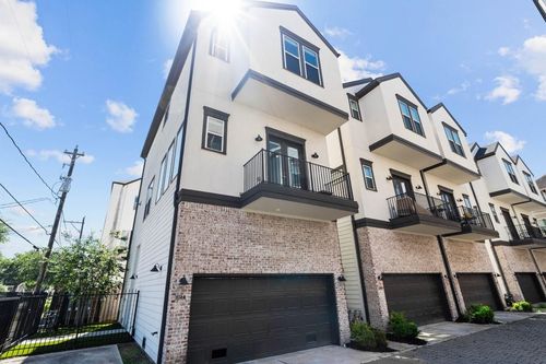a-1114 W 15th 1/2 Street, Houston, TX, 77008 | Card Image