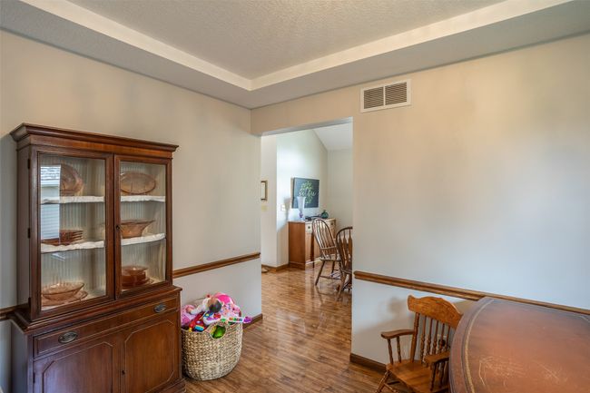 7508 Hickory Ln, Home with 5 bedrooms, 4 bathrooms and null parking in Urbandale IA | Image 5