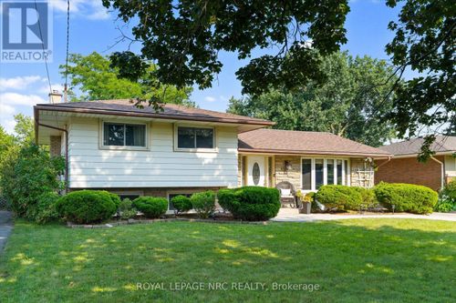 17 Joanna Drive, St. Catharines (Vine/Linwell), ON, L2N1V1 | Card Image