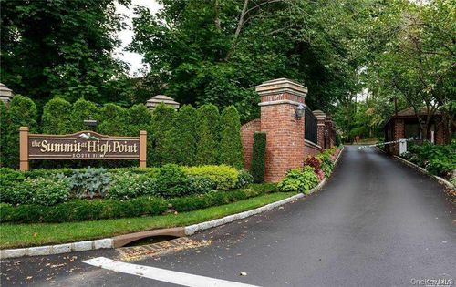 11 Pony Circle, North Hempstead, NY, 11577 | Card Image