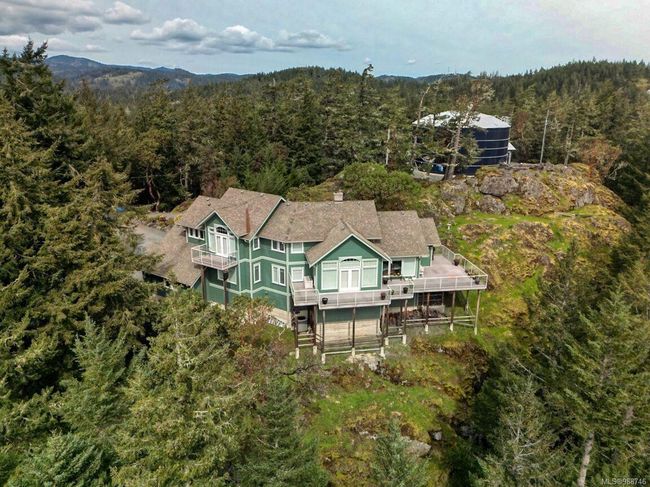 Aerial view of home and land | Image 37