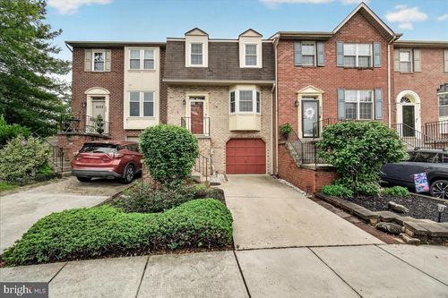 8241 Waterside Ct, FREDERICK, MD, 21701-9302 | Card Image