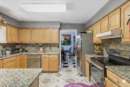 240 N Brownell Rd, Williston, VT, 05495-7503 | Card Image