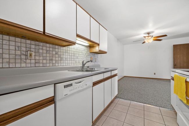 B - 4008 81st Street, Condo with 2 bedrooms, 2 bathrooms and null parking in Kenosha WI | Image 11