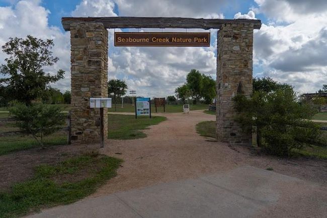 Seabourne Creek Nature Park is the largest park in Rosenberg with 208.9 acres of parkland on the Great Texas Coastal Birding Trail with over 212 species sited to date. The park is comprised of a 4-acre lake, a 6-acre wetland, and 20 acres of natural | Image 18