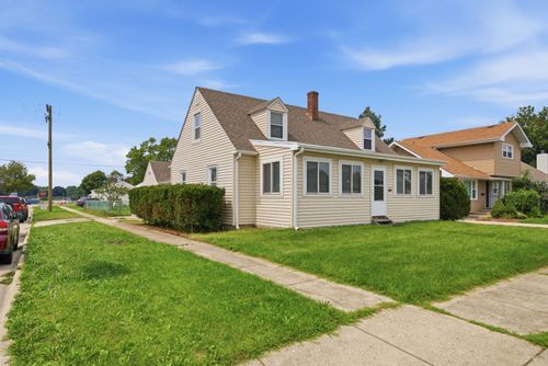 132 S Weston Avenue, Elgin, IL, 60123 | Card Image