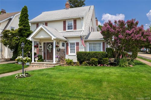 39 Princeton Street, Hempstead, NY, 11570 | Card Image