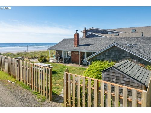 701 N Pacific St, Rockaway Beach, OR, 97136-9925 | Card Image