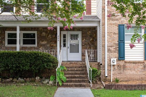 606 Cahaba Manor Ln, PELHAM, AL, 35124-1561 | Card Image