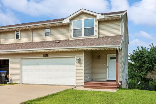 2271 Holiday Rd, Coralville, IA, 52241-2728 | Card Image