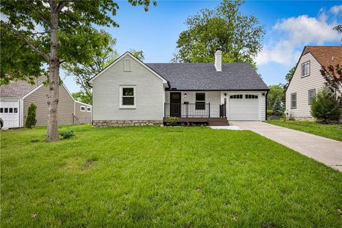 8012 Belleview Ave, Kansas City, MO, 64114-2155 | Card Image