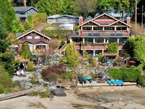 7545 Islets Pl, Sechelt, BC, V7Z0C5 | Card Image