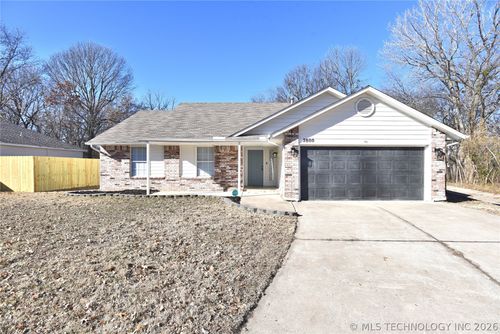 2800 Dogwood Ave, Broken Arrow, OK, 74012-7358 | Card Image