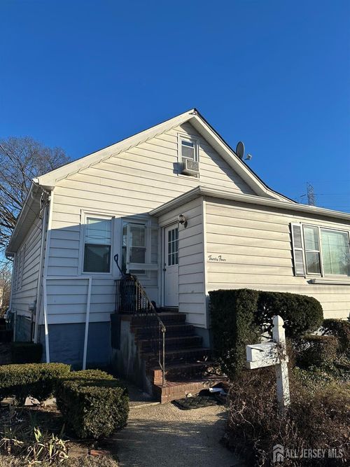 34 Livingston Ave, Avenel, NJ, 07001-1443 | Card Image