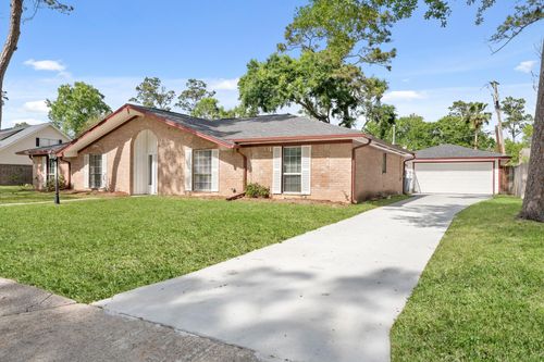 2707 Mount Vernon Dr, Dickinson, TX, 77539-4414 | Card Image