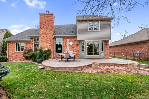 40312 Sugar Spring Dr, Sterling Heights, MI, 48313-5358 | Card Image