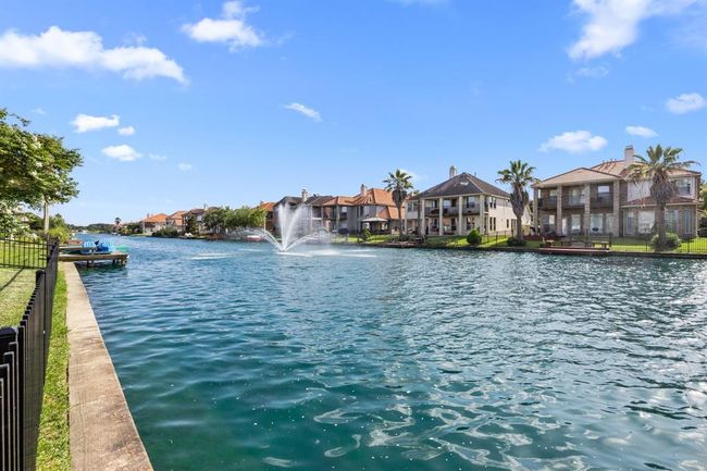 14214 Ayers Rock Rd, House other with 3 bedrooms, 2 bathrooms and 2 parking in Sugar Land TX | Image 34