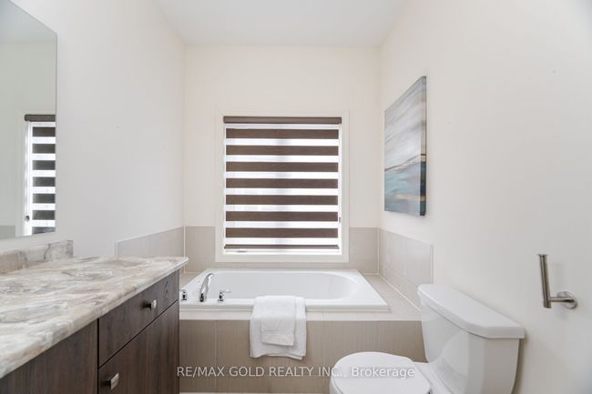 50 Block Rd, House attached with 4 bedrooms, 3 bathrooms and 1 parking in Brampton ON | Image 23