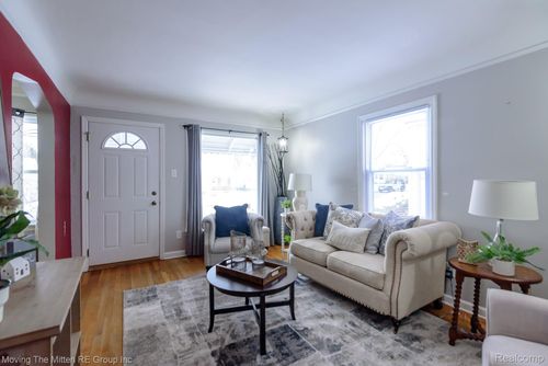 21328 Audette St, Dearborn, MI, 48124-3024 | Card Image