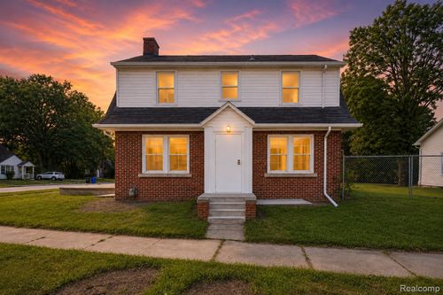 18785 Glenhurst St, Detroit, MI, 48219-5904 | Card Image