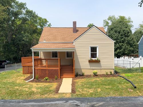 901 Forest Ave N, WAYNESBORO, VA, 22980 | Card Image