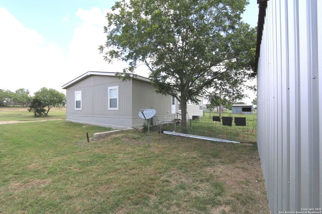 7510 Pittman Rd, House other with 3 bedrooms, 2 bathrooms and null parking in Adkins TX | Image 28