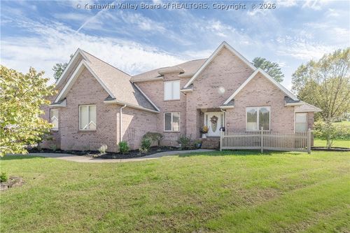 231 Glen Oaks Ct, Hurricane, WV, 25526-9184 | Card Image