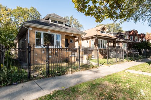 8136 Manistee Ave, Chicago, IL, 60617-1314 | Card Image