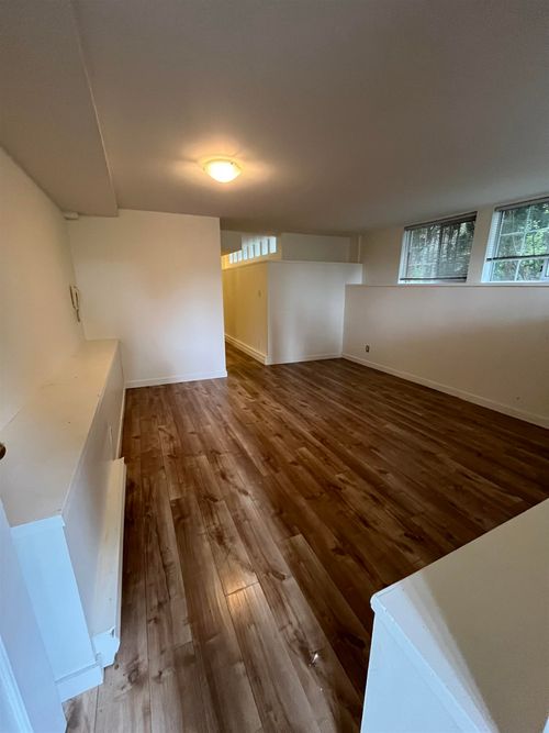 3371 Chesterfield Ave, North Vancouver, BC, V7N3N2 | Card Image