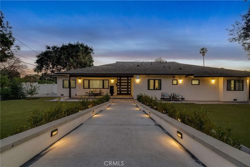 3890 Shadow Grove Rd, Pasadena, CA, 91107-2111 | Card Image