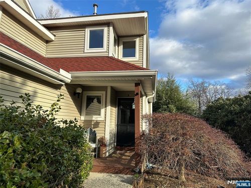 2 Red Oak Ter, Oak Ridge, NJ, 07438-9188 | Card Image