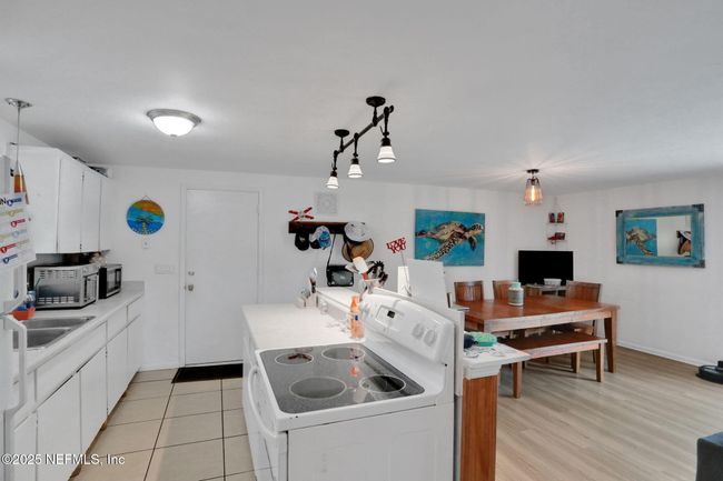 523 Cruiser Ln, House other with 3 bedrooms, 2 bathrooms and null parking in Atlantic Beach FL | Image 25