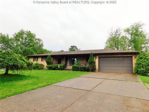 215 Valley View Dr, Scott Depot, WV, 25560-7611 | Card Image