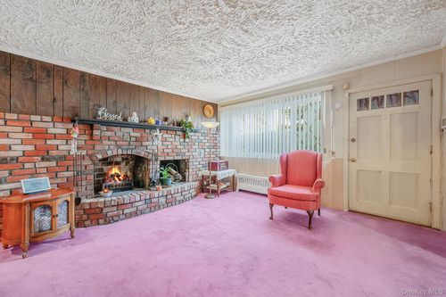 206 W Marshall St, Hempstead, NY, 11550-7207 | Card Image