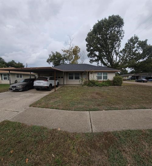 9721 Foredale St, Houston, TX, 77075-4018 | Card Image