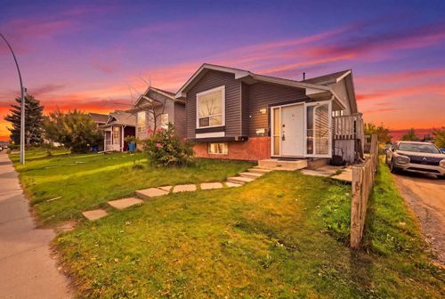 11 Martinwood Rd Ne, Calgary, AB, T3J3G6 | Card Image