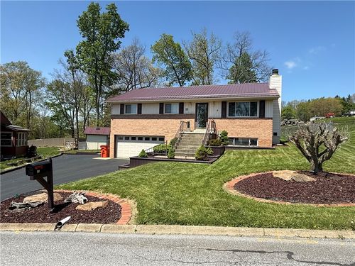 11 Hoyt Dr, Indiana, PA, 15701-1576 | Card Image